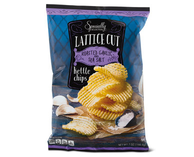 Specially Selected Roasted Garlic &amp; Sea Salt Lattice Cut Kettle Chips